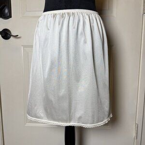 Vintage Vanity Fair Half Slip Size Large 18" 11-760 White Nylon USA Made